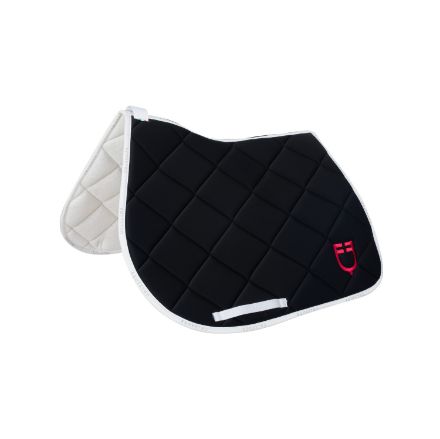 Jumping saddle pad with multicolor logo
